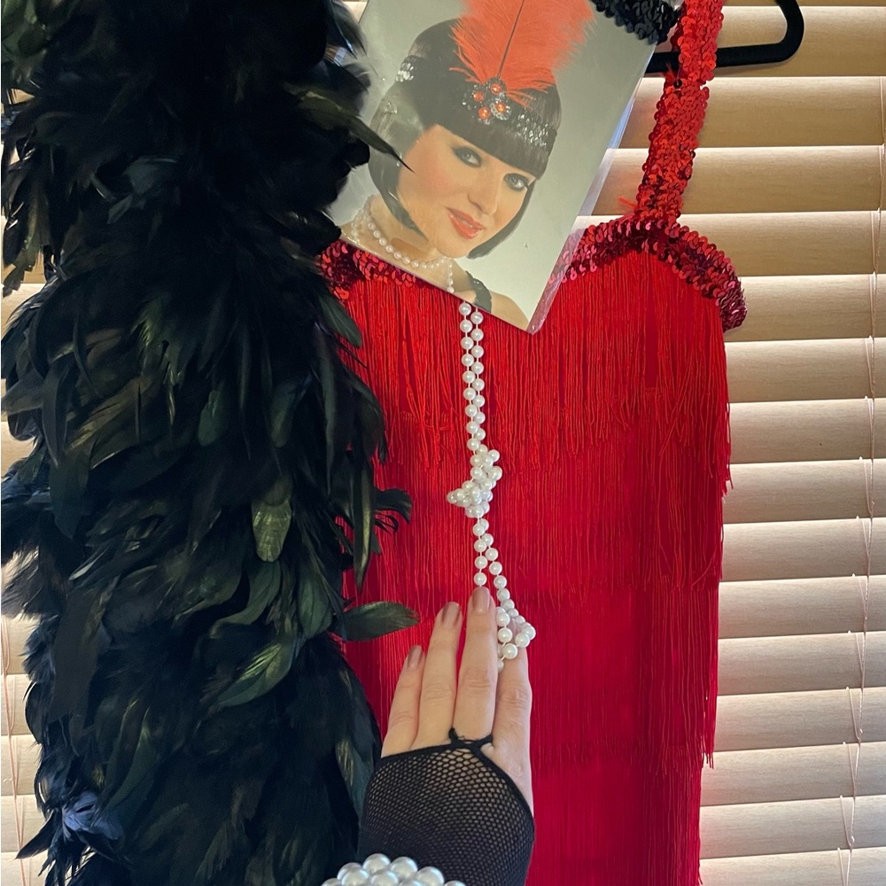 Red Fringe Flapper Dress and Accessories - Picture 3 of 5